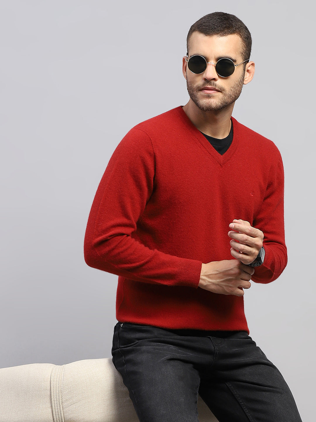 Luxuria Men Maroon Solid V Neck Full Sleeve Pullover