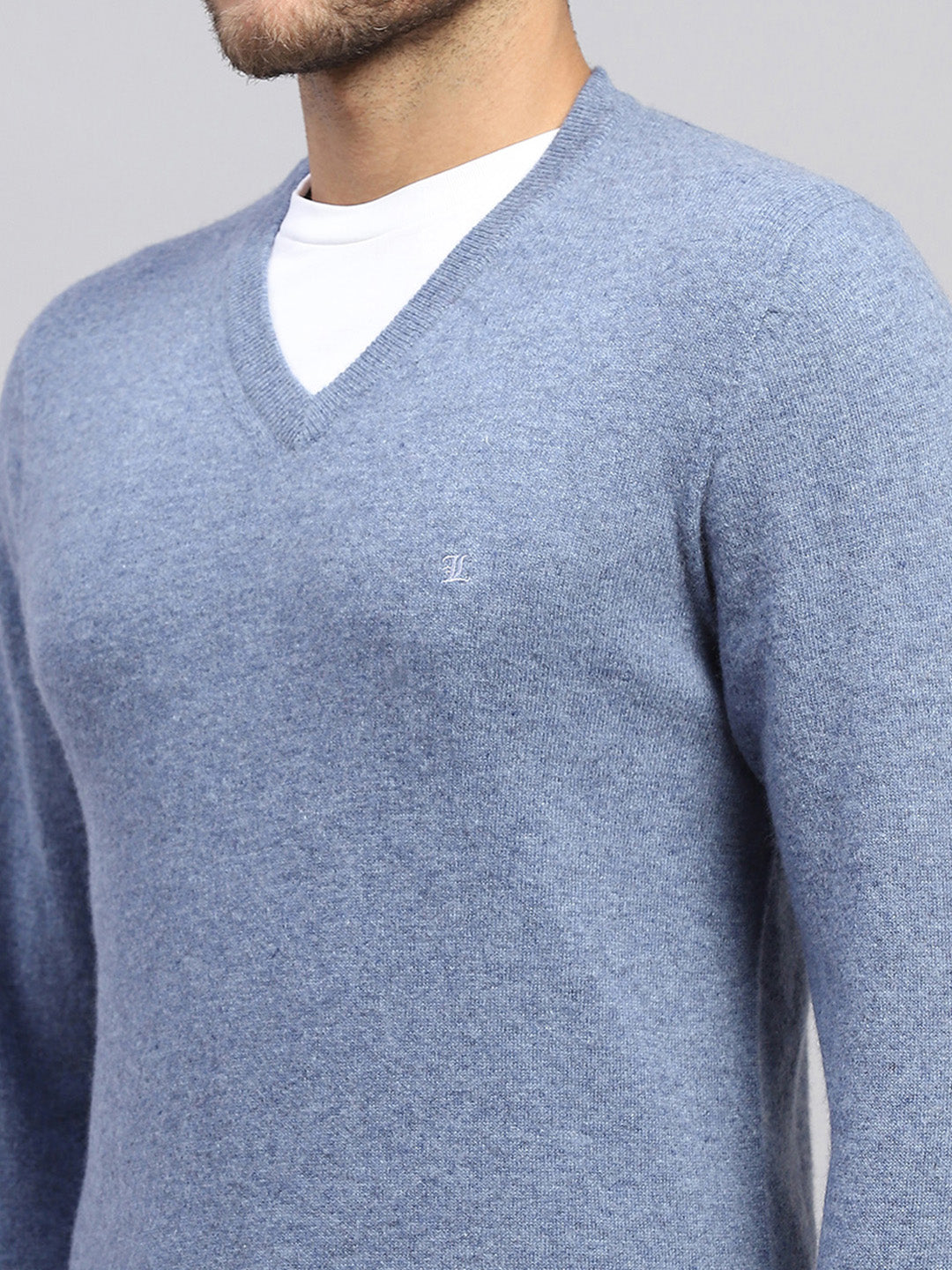 Luxuria Men Blue Solid V Neck Full Sleeve Pullover