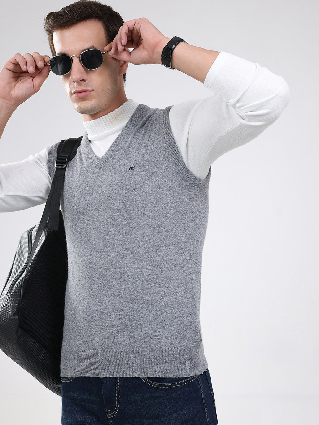Men Grey Solid V Neck Sleeveless Sweater