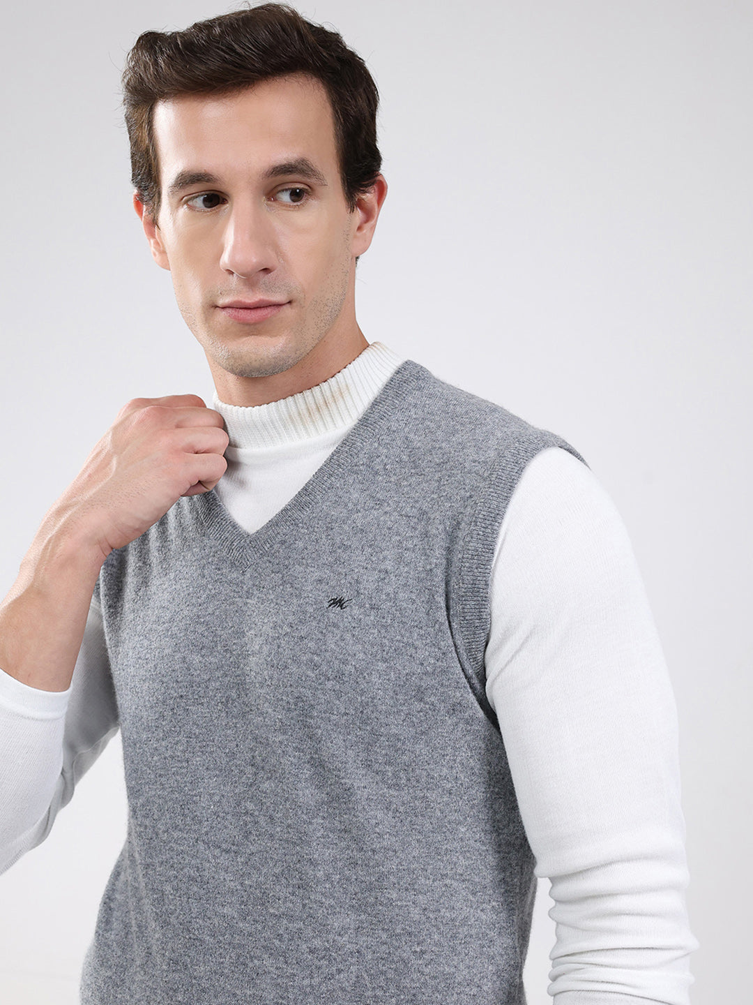 Men Grey Solid V Neck Sleeveless Sweater