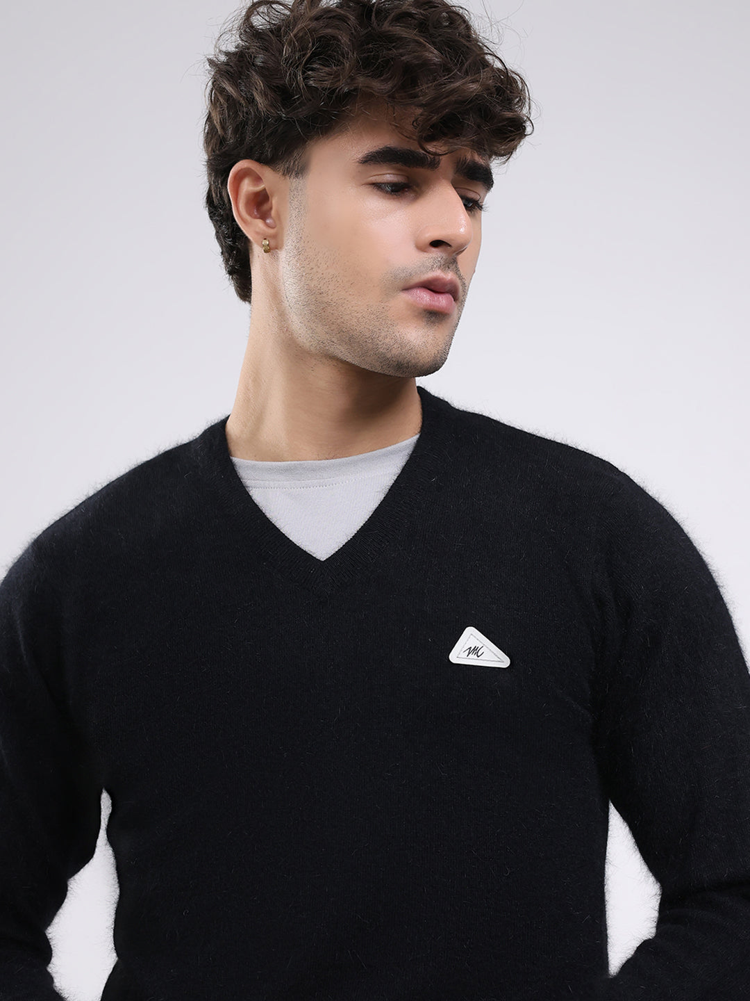 Men Black Solid V Neck Full Sleeve Pullover