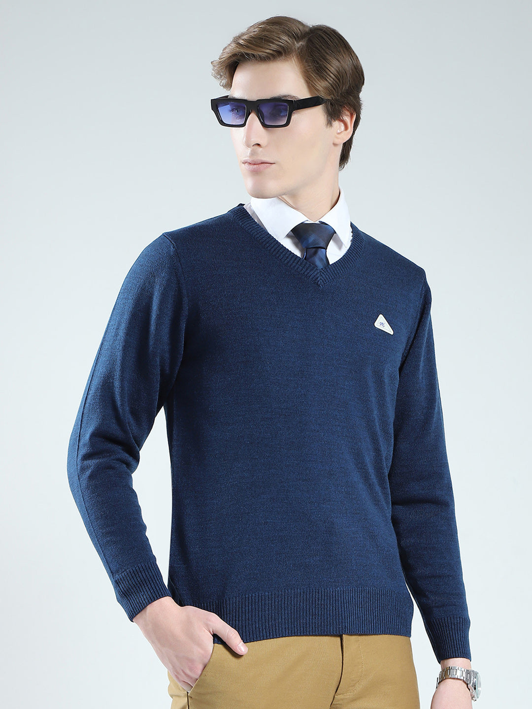 Men Blue Solid V Neck Full Sleeve Pullover