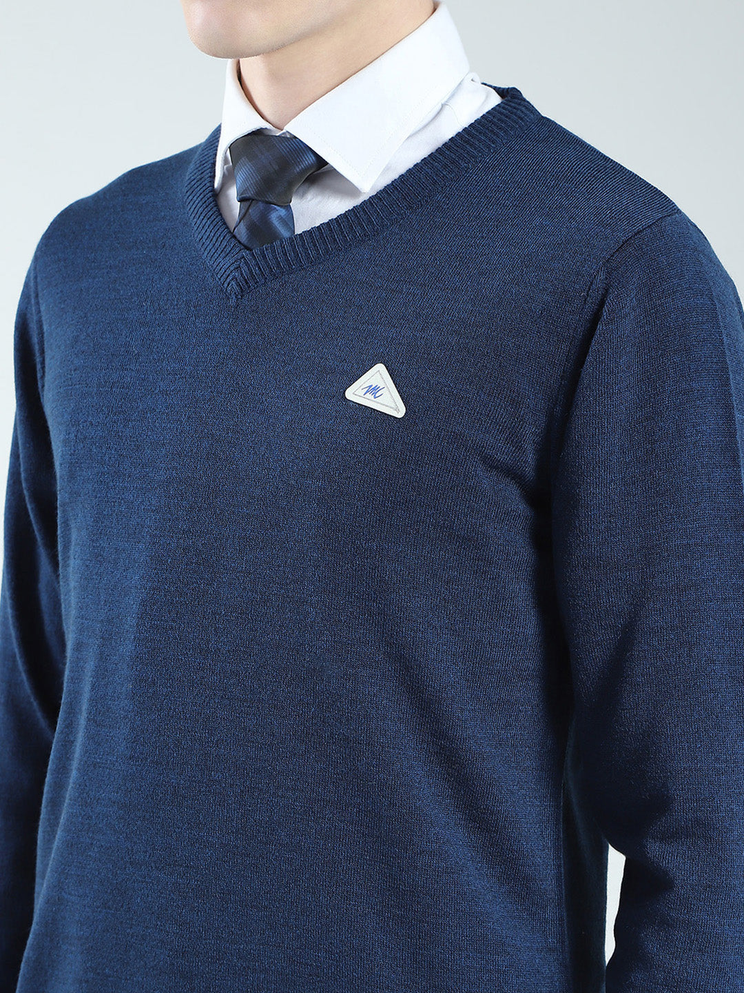 Men Blue Solid V Neck Full Sleeve Pullover