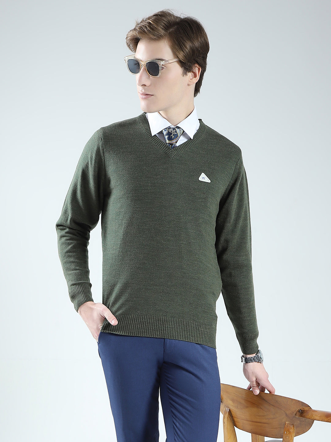 Men Green Solid V Neck Full Sleeve Pullover