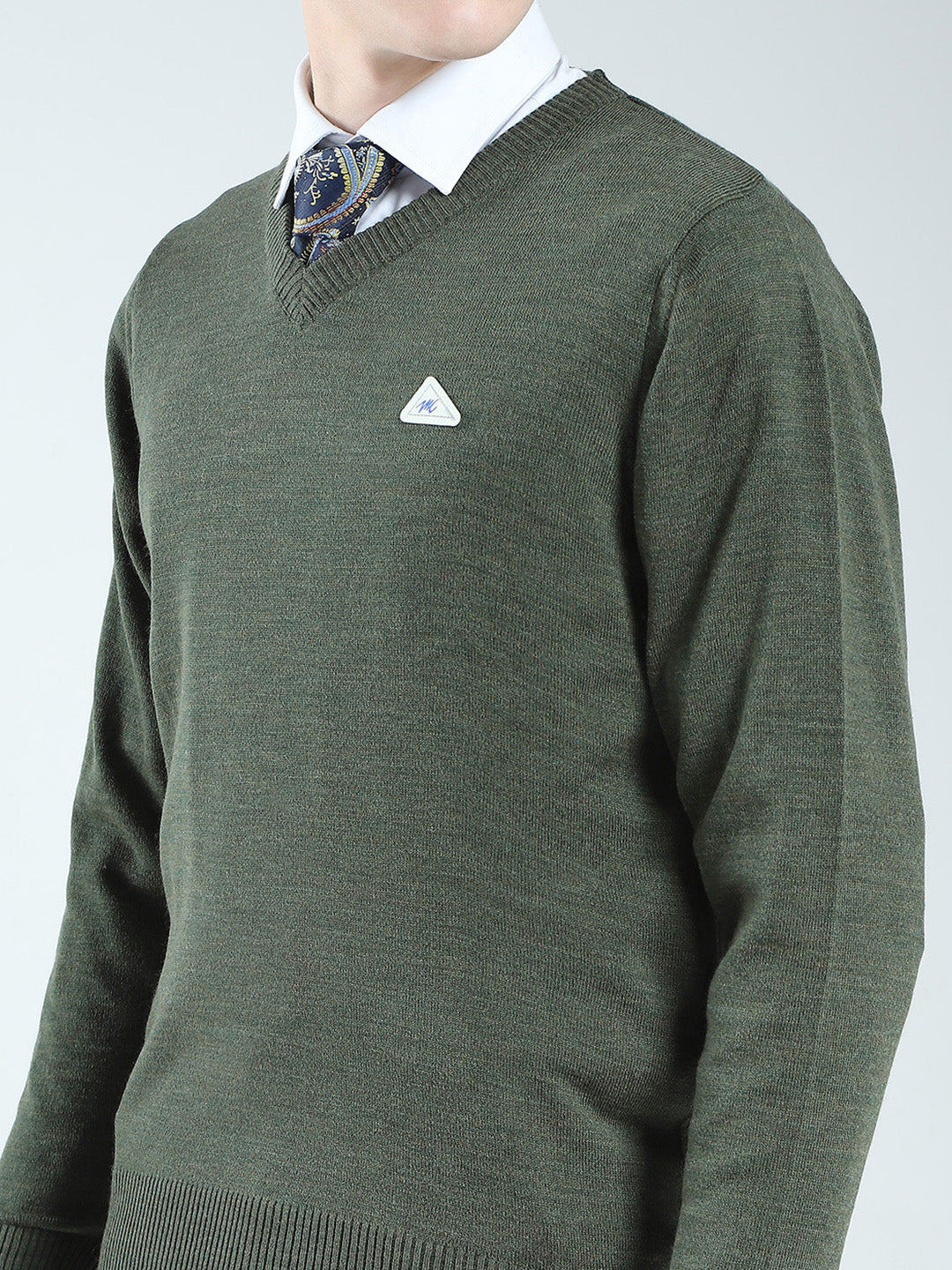 Men Green Solid V Neck Full Sleeve Pullover