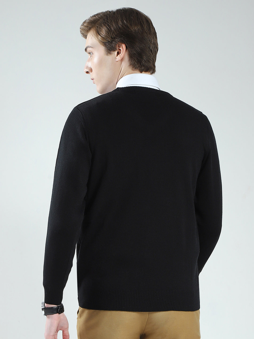 Men Black Solid V Neck Full Sleeve Pullover