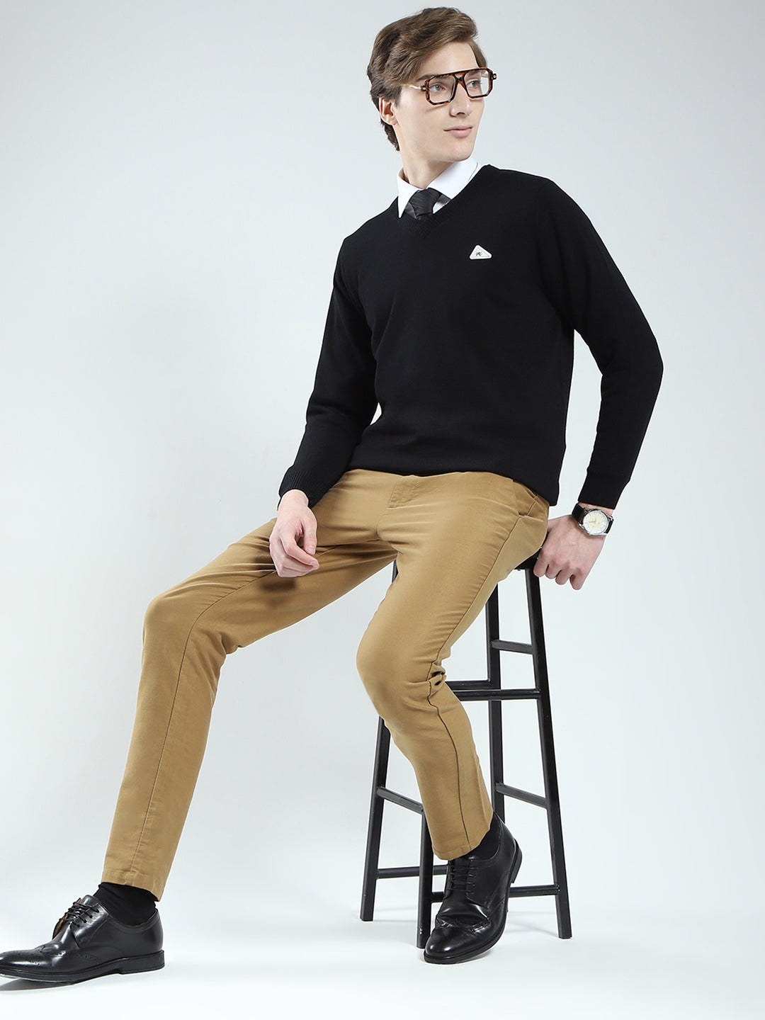 Men Black Solid V Neck Full Sleeve Pullover