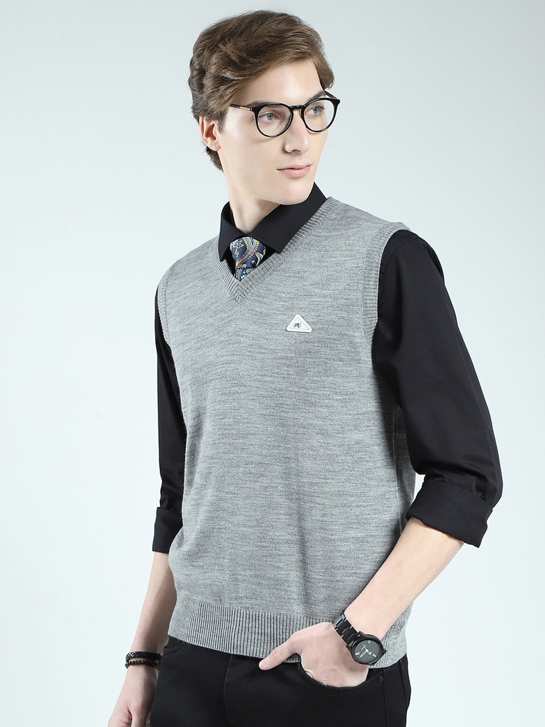 Men Grey Solid V Neck Sleeveless Sweater
