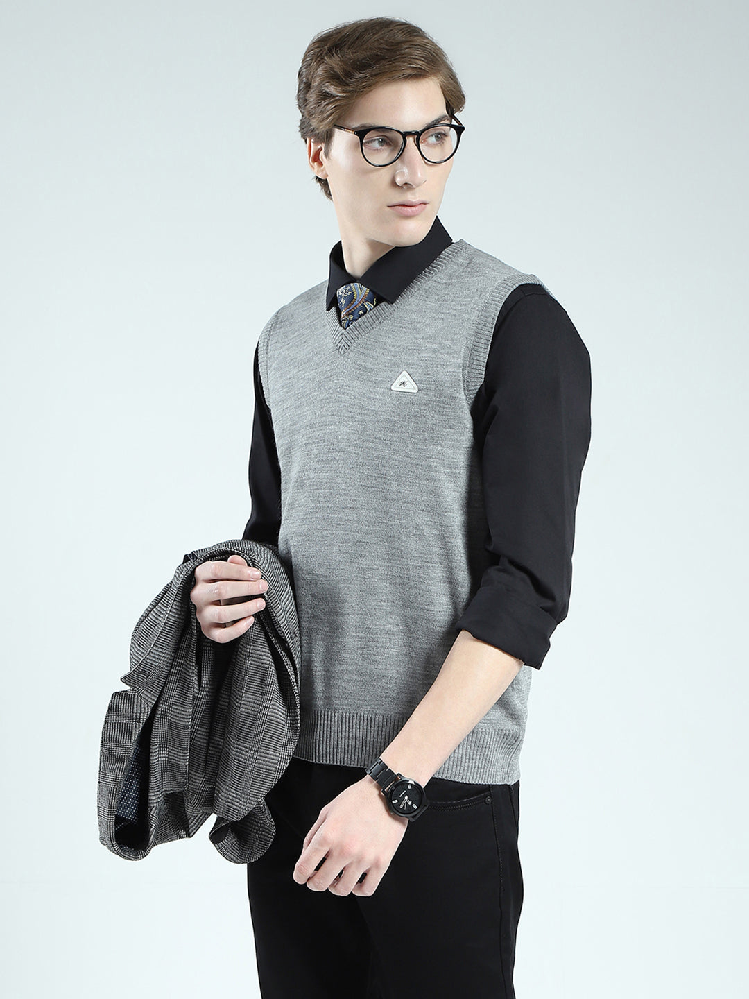 Men Grey Solid V Neck Sleeveless Sweater