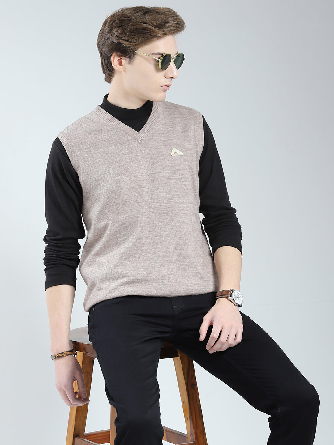Men Grey Solid V Neck Sleeveless Sweater