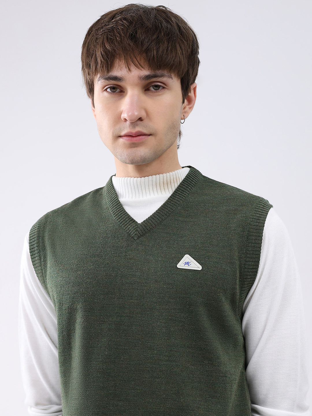 Men Green Solid V Neck Sleeveless Sweater
