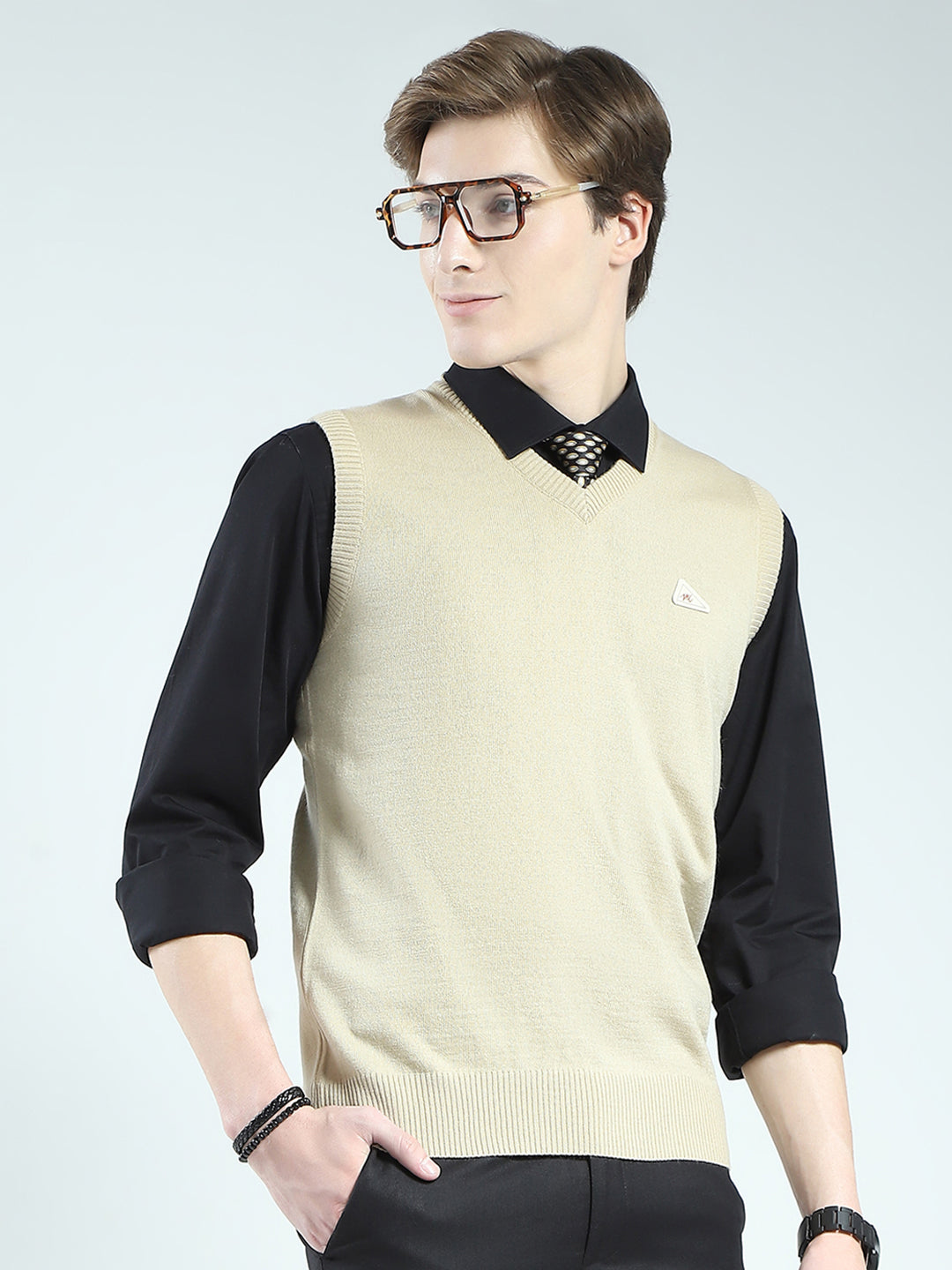 Men Tan Solid V Neck Sleeveless Sweater