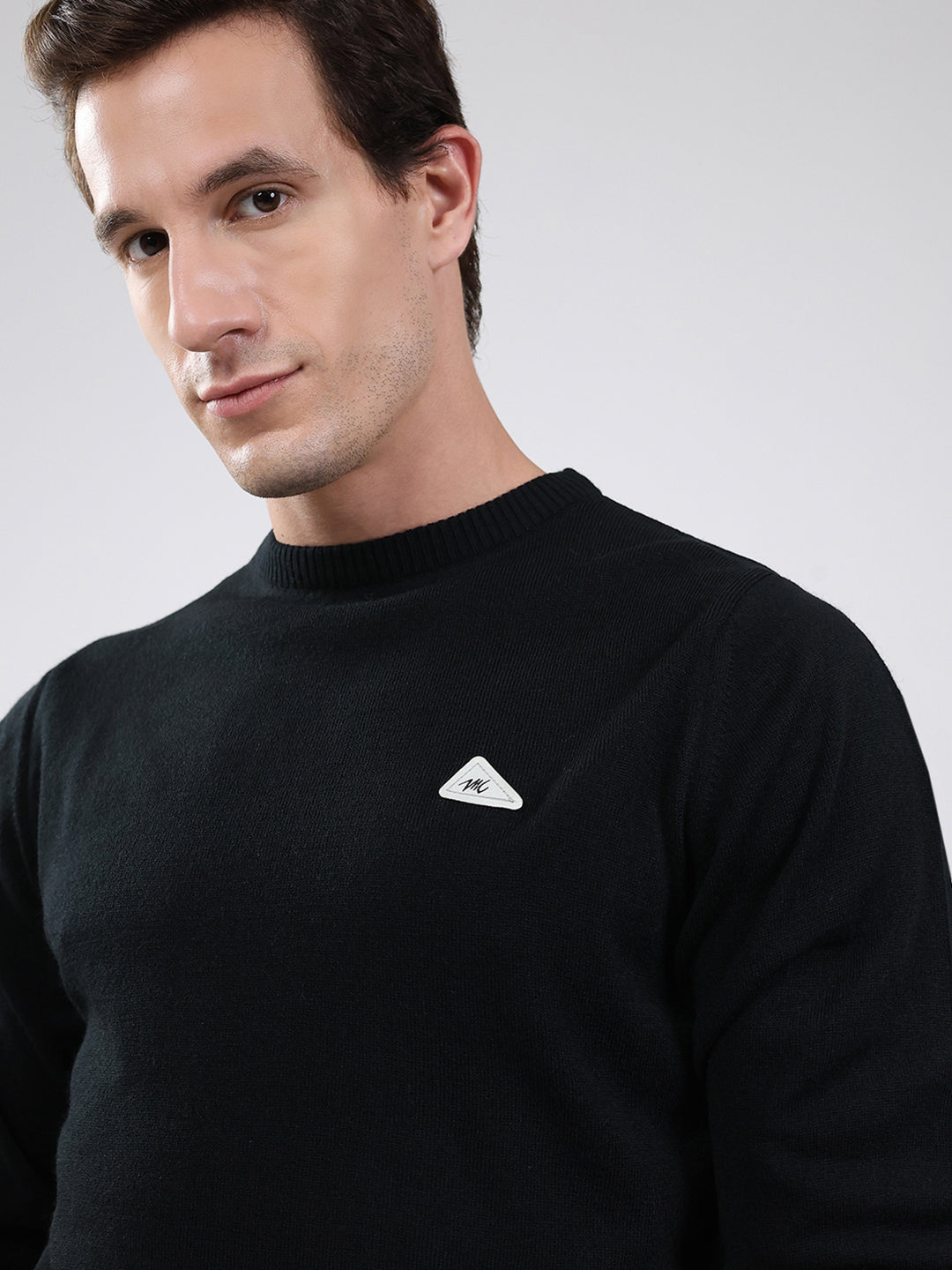Men Black Solid Round Neck Full Sleeve Pullover