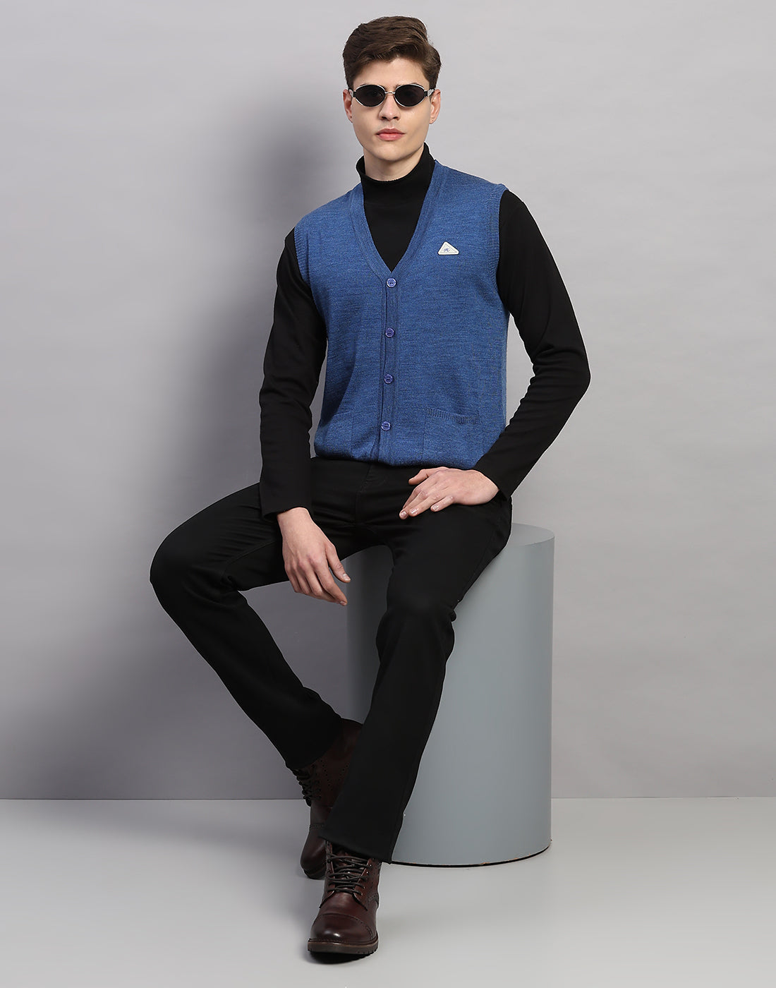 Men Blue Solid V Neck Sleeveless Cardigan
