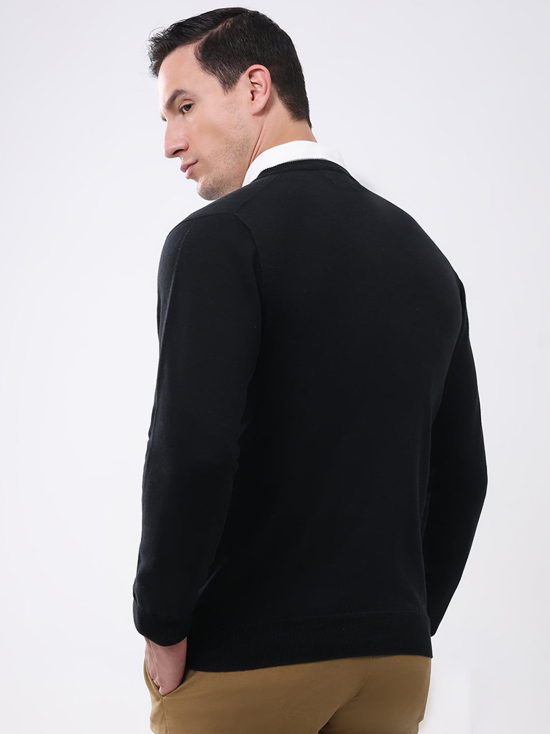 Men Black Solid V Neck Full Sleeve Pullover