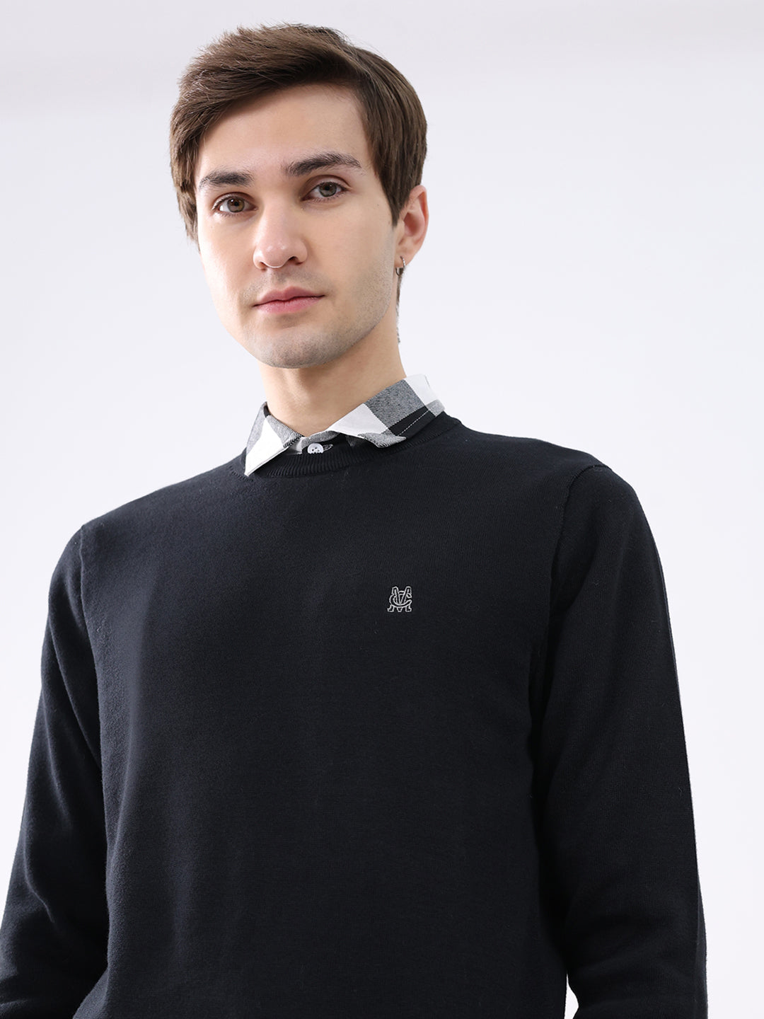 Men Black Solid Round Neck Full Sleeve Pullover