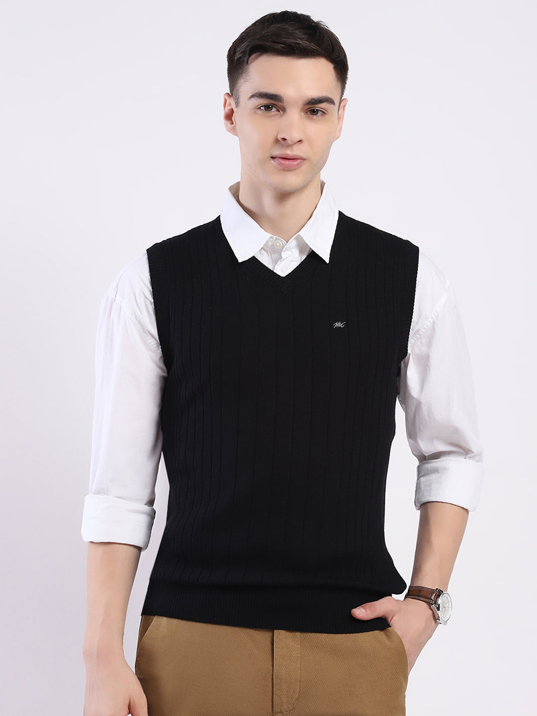 Men Black Solid V Neck Sleeveless Sweater