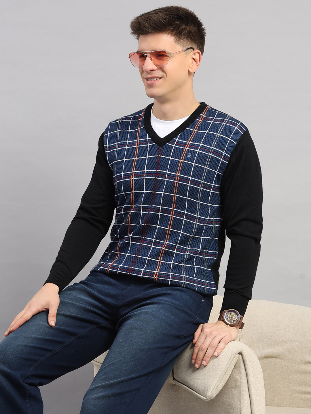 Luxuria Men Black Printed V Neck Full Sleeve Pullover