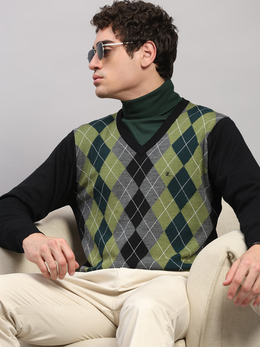 Luxuria Men Black Printed V Neck Full Sleeve Pullover