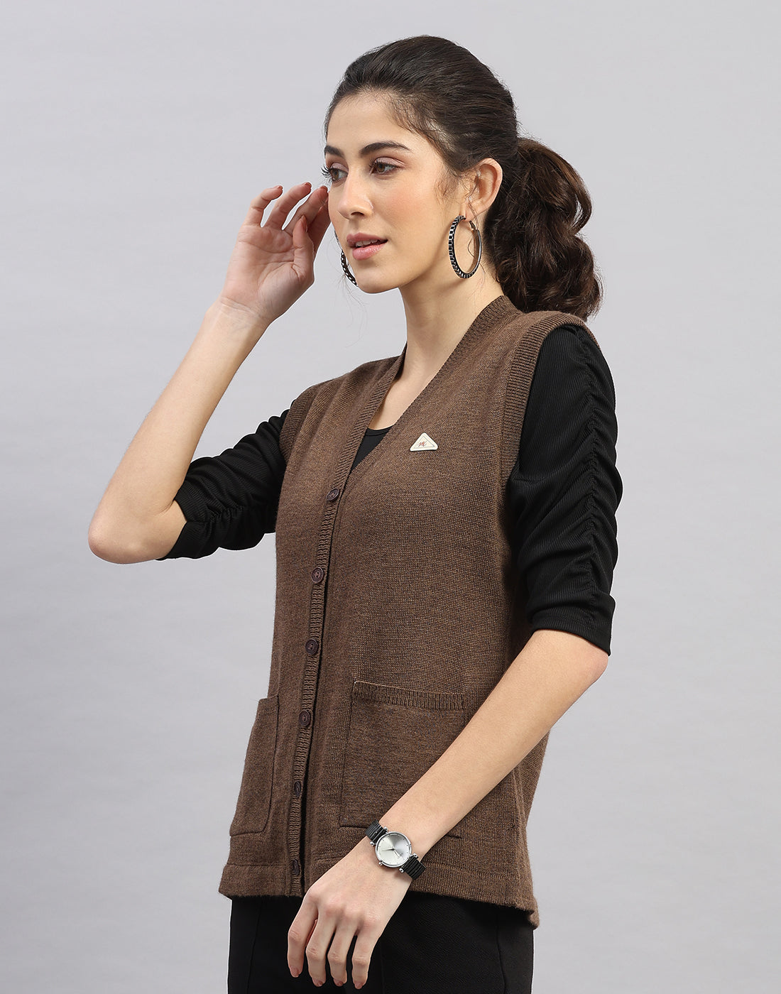 Women Brown Solid V Neck Sleeveless Cardigan