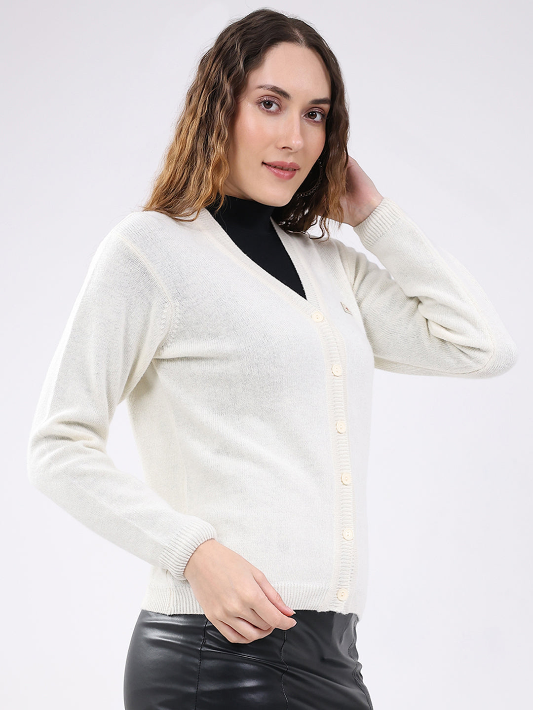 Women Off White Solid V Neck Full Sleeve Cardigan
