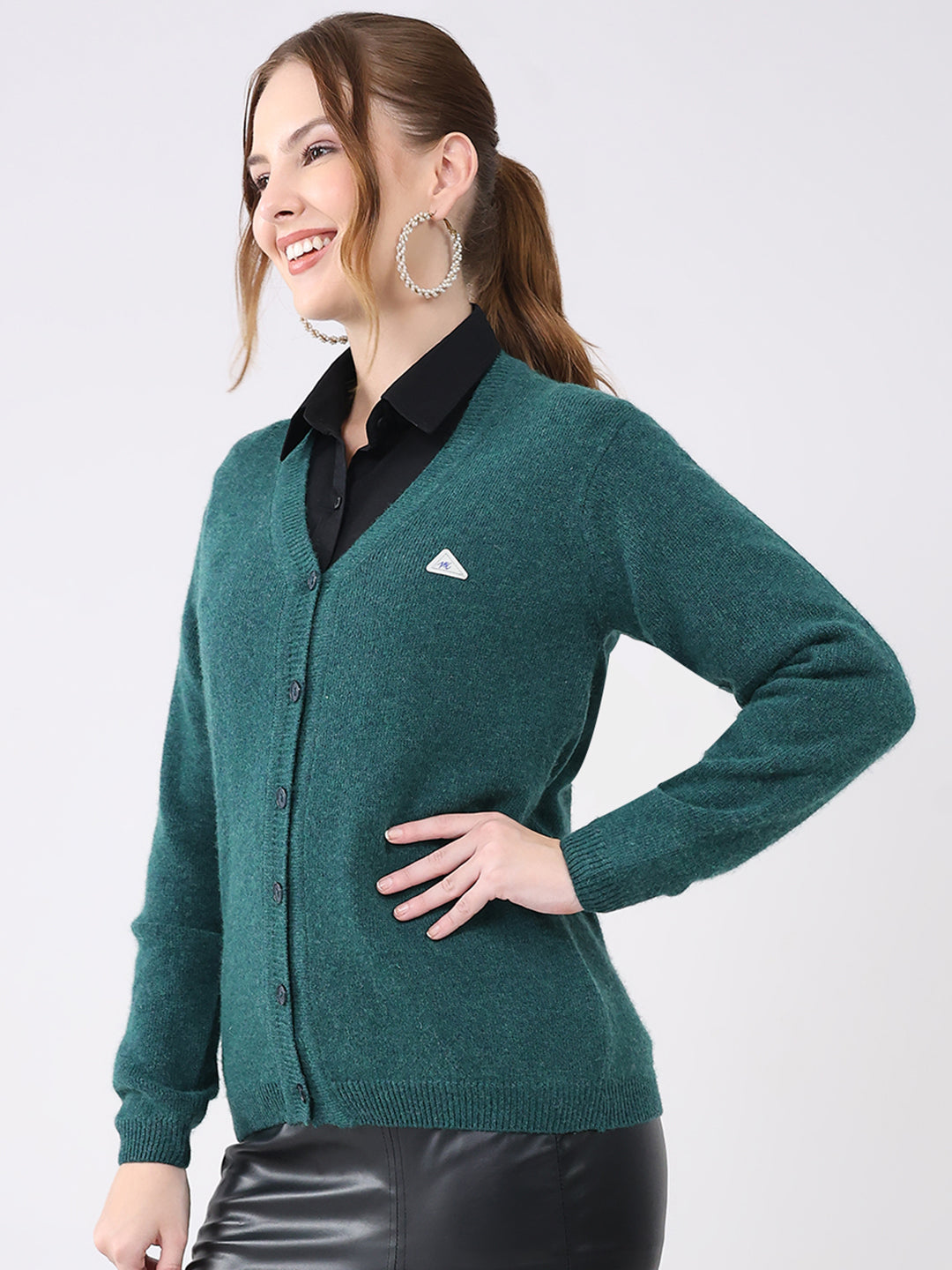 Women Green Solid V Neck Full Sleeve Cardigan