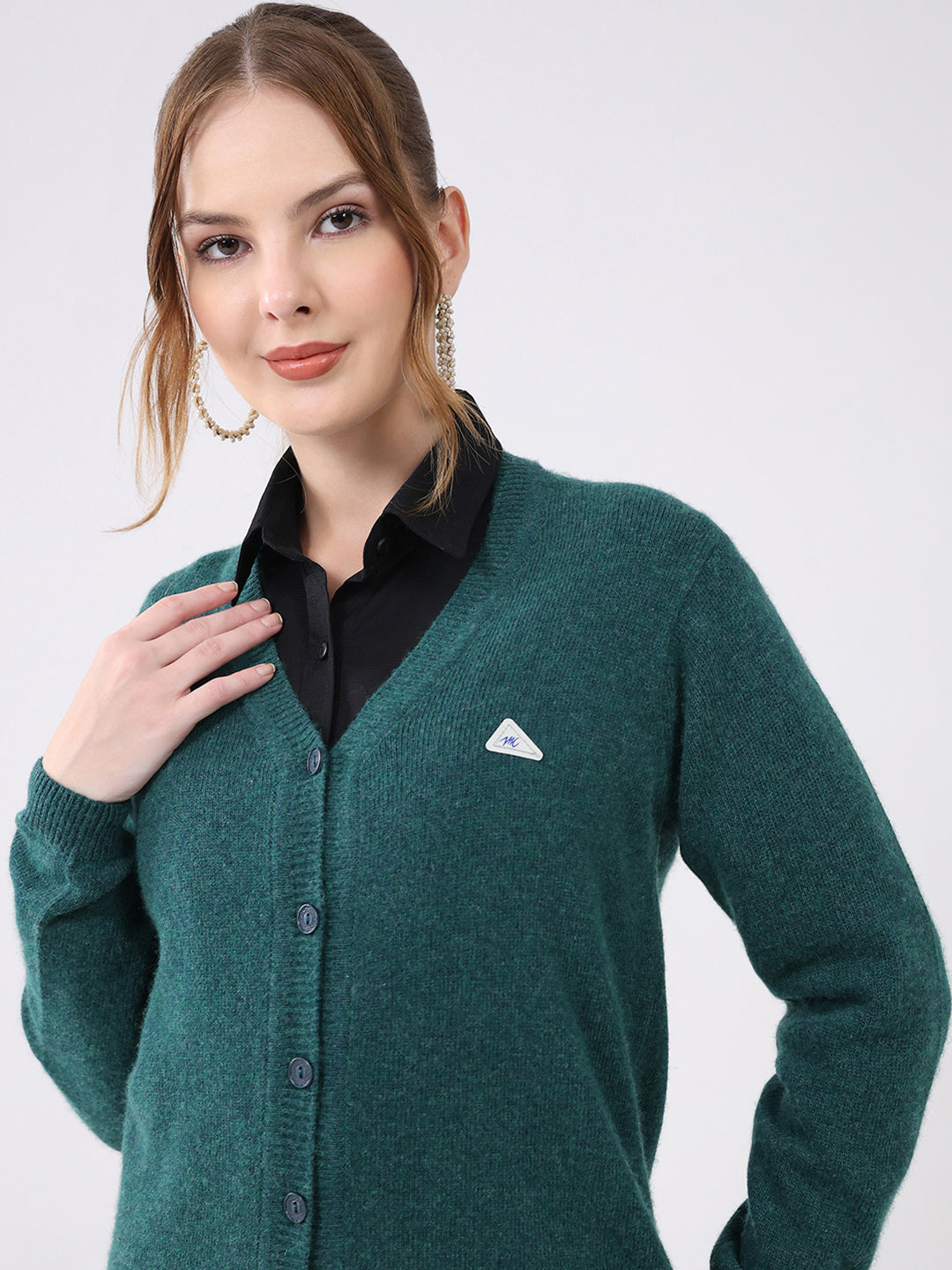 Women Green Solid V Neck Full Sleeve Cardigan