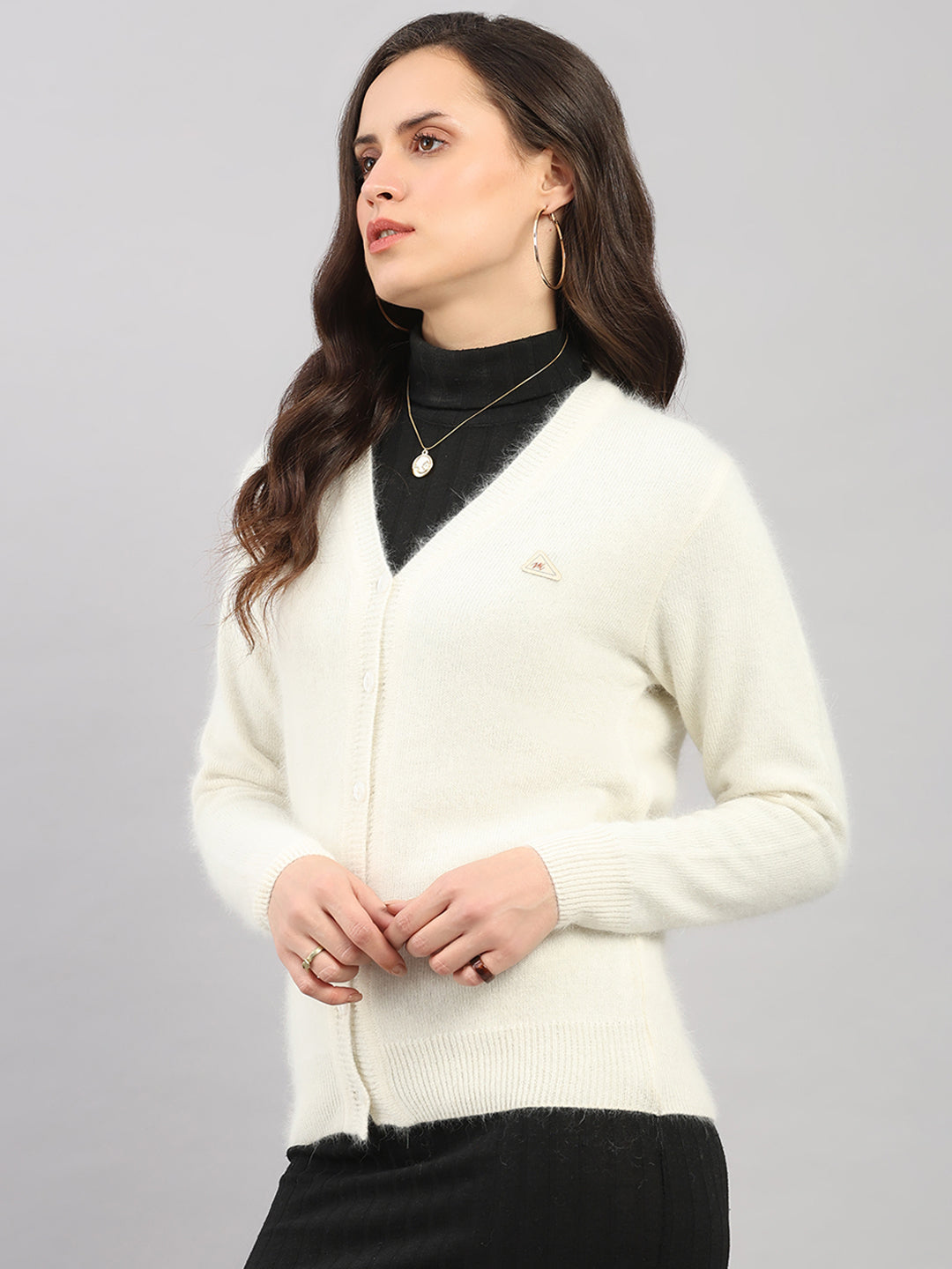 Women Off White Solid V Neck Full Sleeve Cardigan