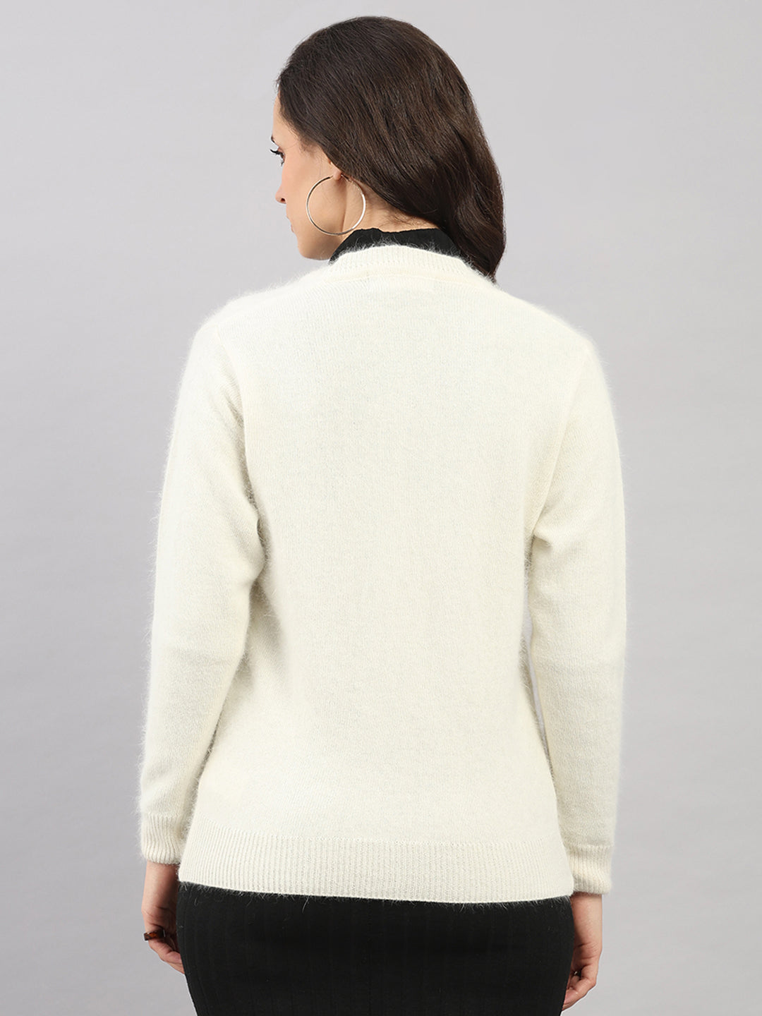 Women Off White Solid V Neck Full Sleeve Cardigan