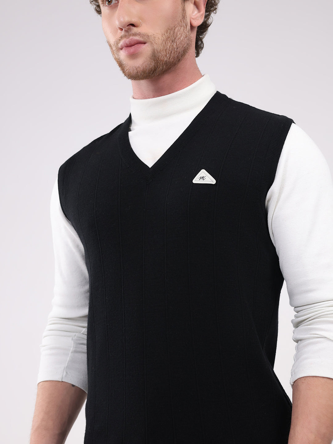 Men Black Solid V Neck Sleeveless Sweater