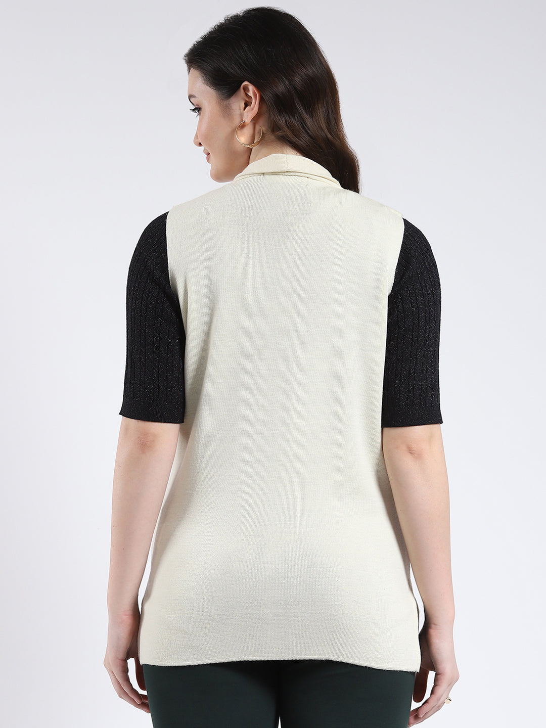 Women White Solid V Neck Sleeveless Cardigan