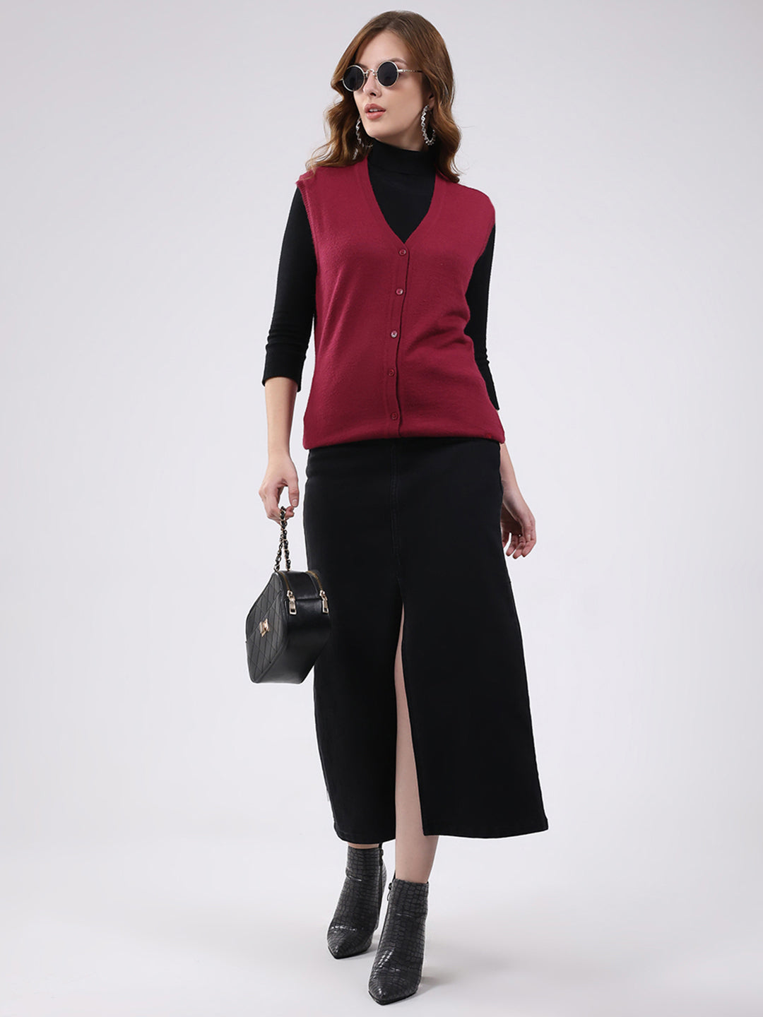 Women Maroon Solid V Neck Sleeveless Cardigan