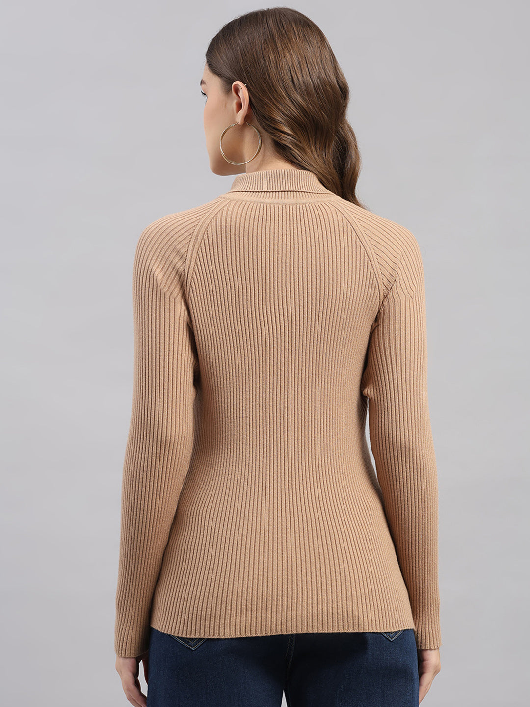 Women Camel Brown Solid Round Neck Full Sleeve Sceavy