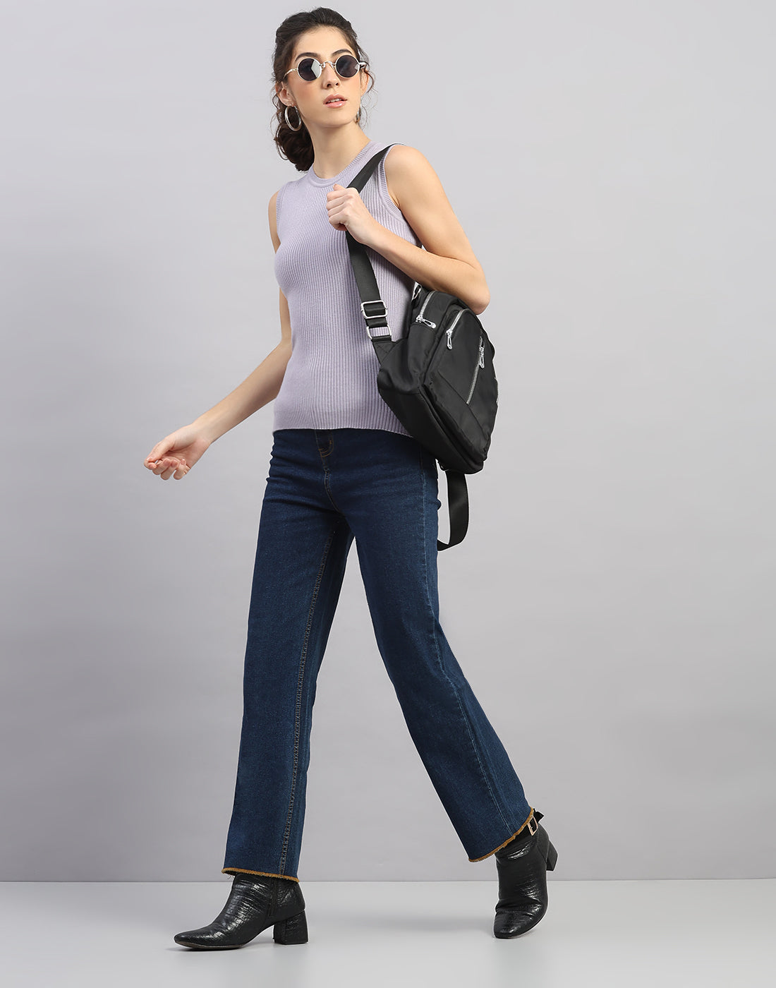 Women Grey Solid Round Neck Sleeveless Sceavy