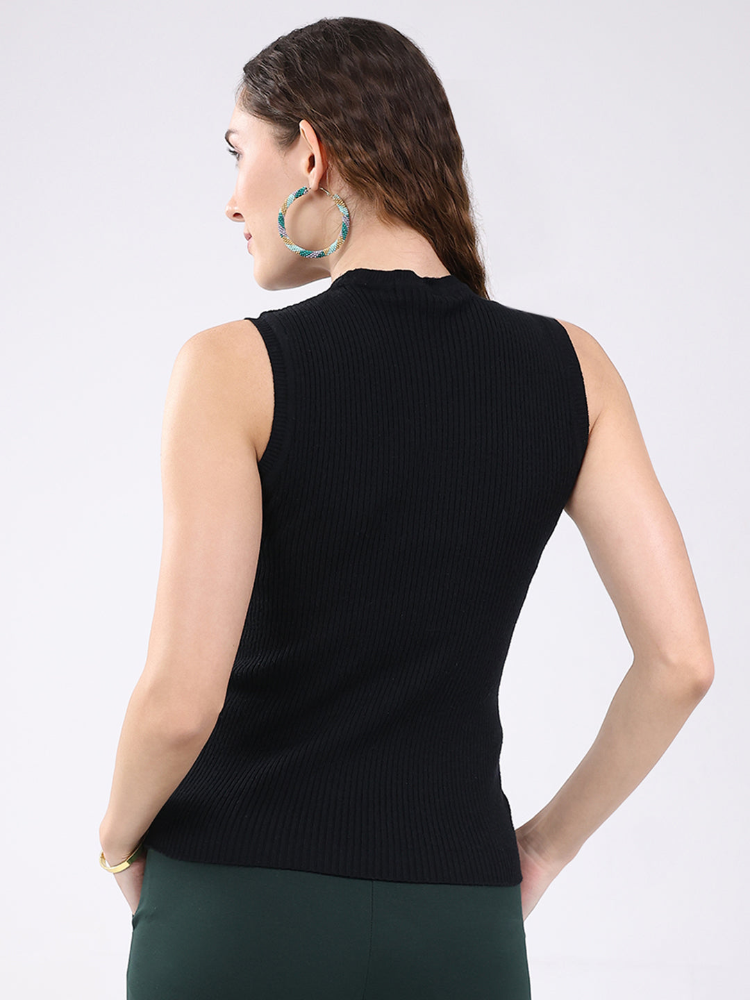 Women Black Solid Round Neck Sleeveless Sceavy