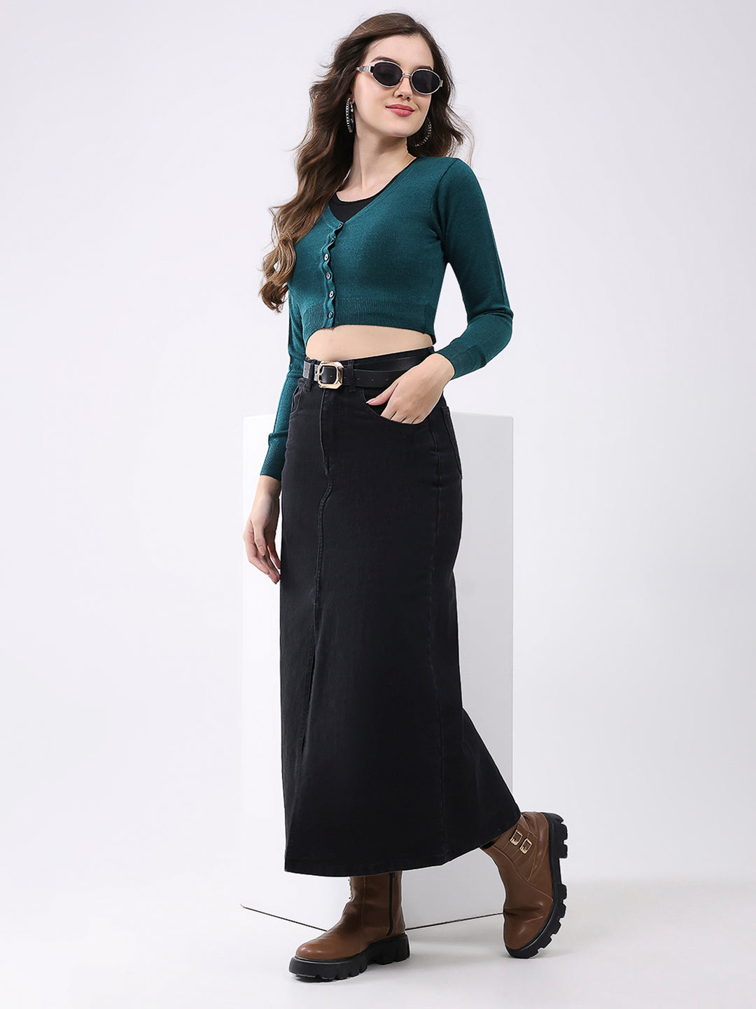 Women Green Solid V Neck Full Sleeve Cardigan