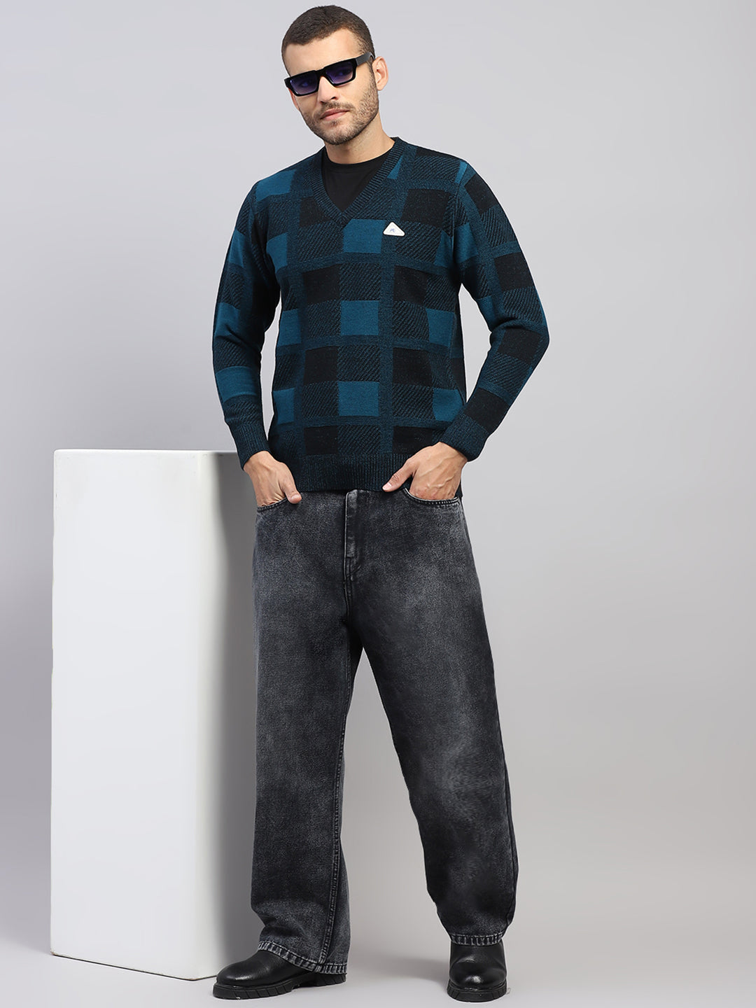 Men Blue Printed V Neck Full Sleeve Pullover