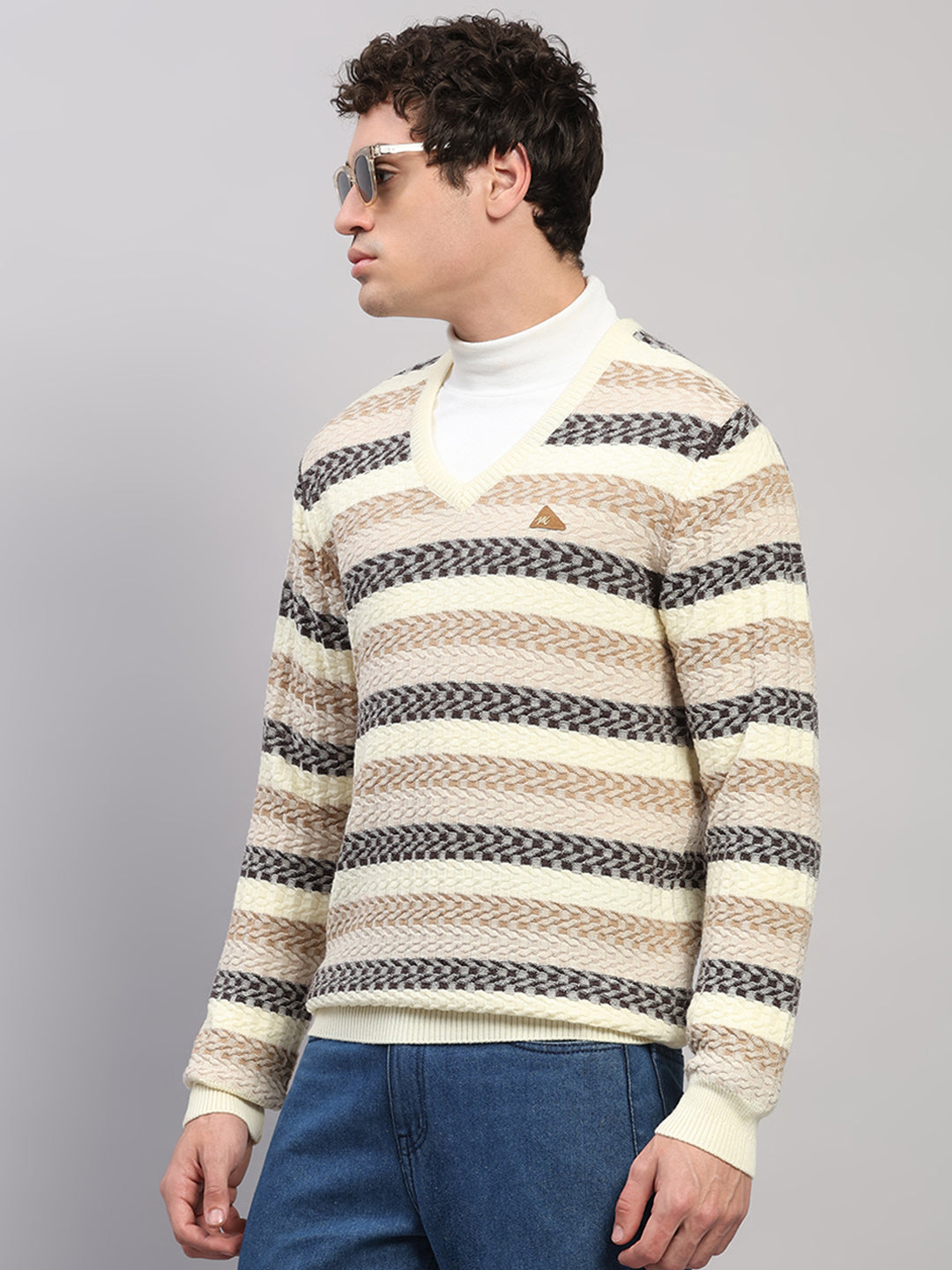 Men Off White Jaquard V Neck Full Sleeve Pullover