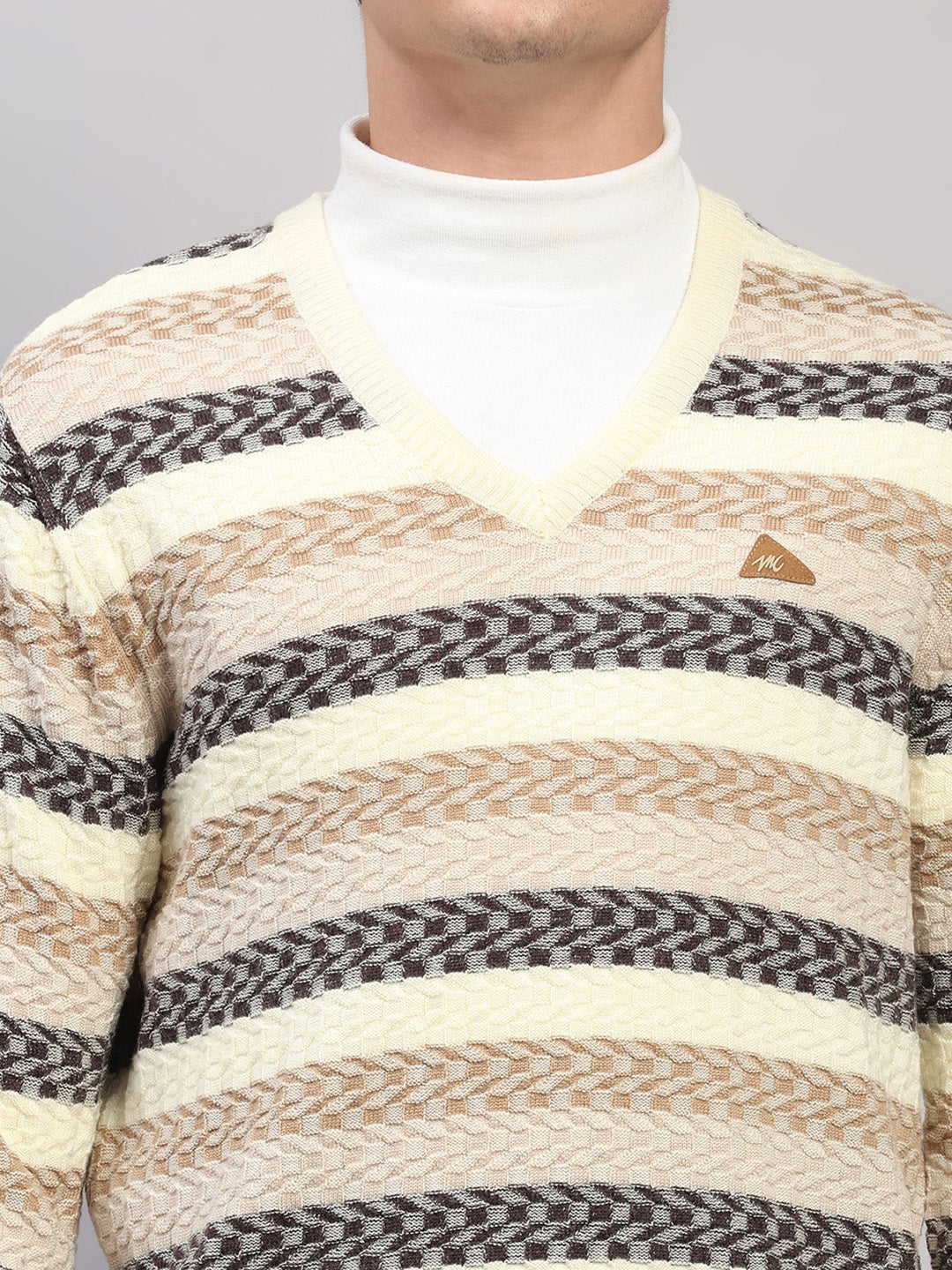 Men Off White Jaquard V Neck Full Sleeve Pullover