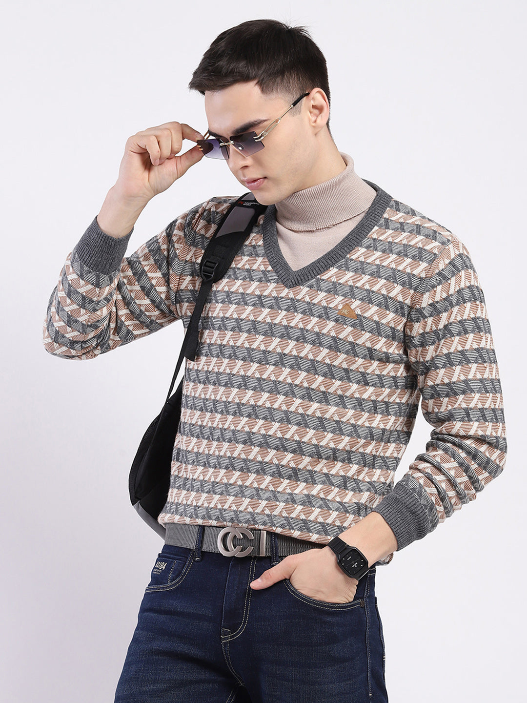Men Grey Self Design V Neck Full Sleeve Pullover