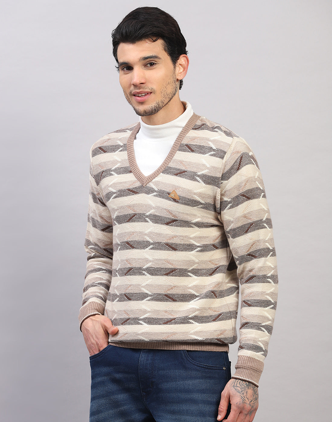 Men Beige Solid V Neck Full Sleeve Pullover
