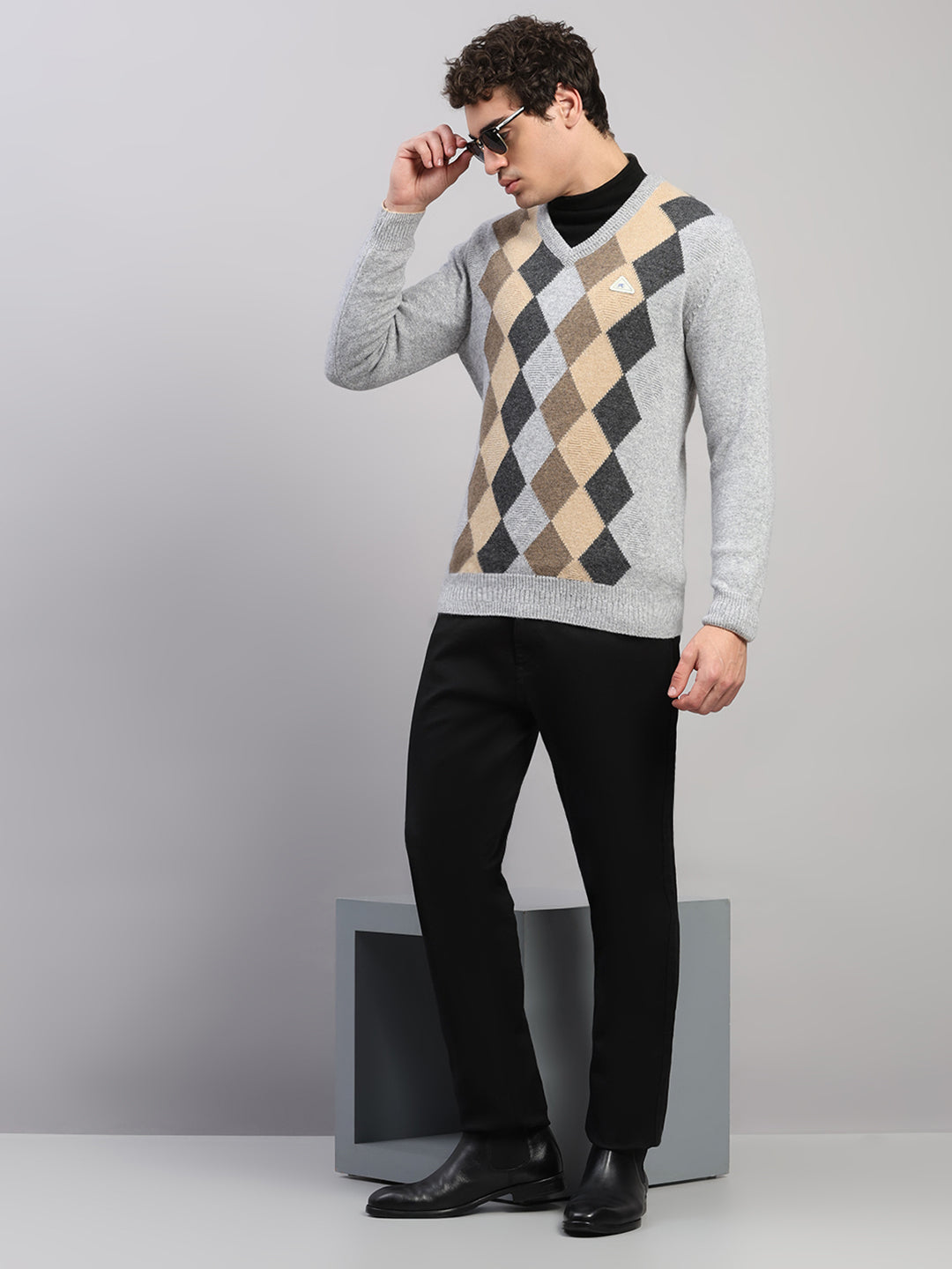 Men Light Grey Printed V Neck Full Sleeve Pullover