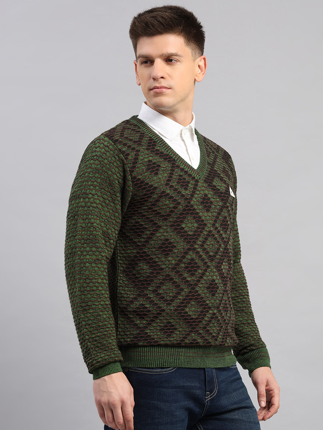 Men Green Printed V Neck Full Sleeve Pullover