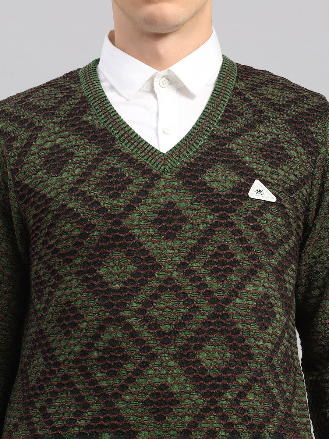 Men Green Printed V Neck Full Sleeve Pullover