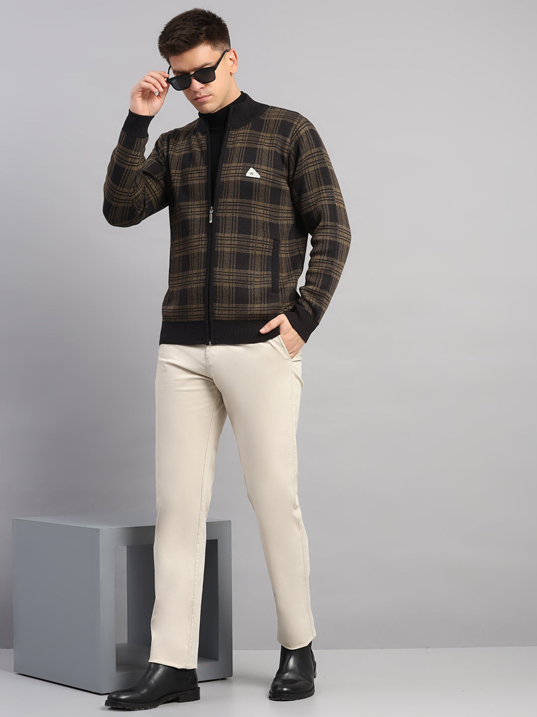 Men Black Self Design Round Neck Full Sleeve Pullover