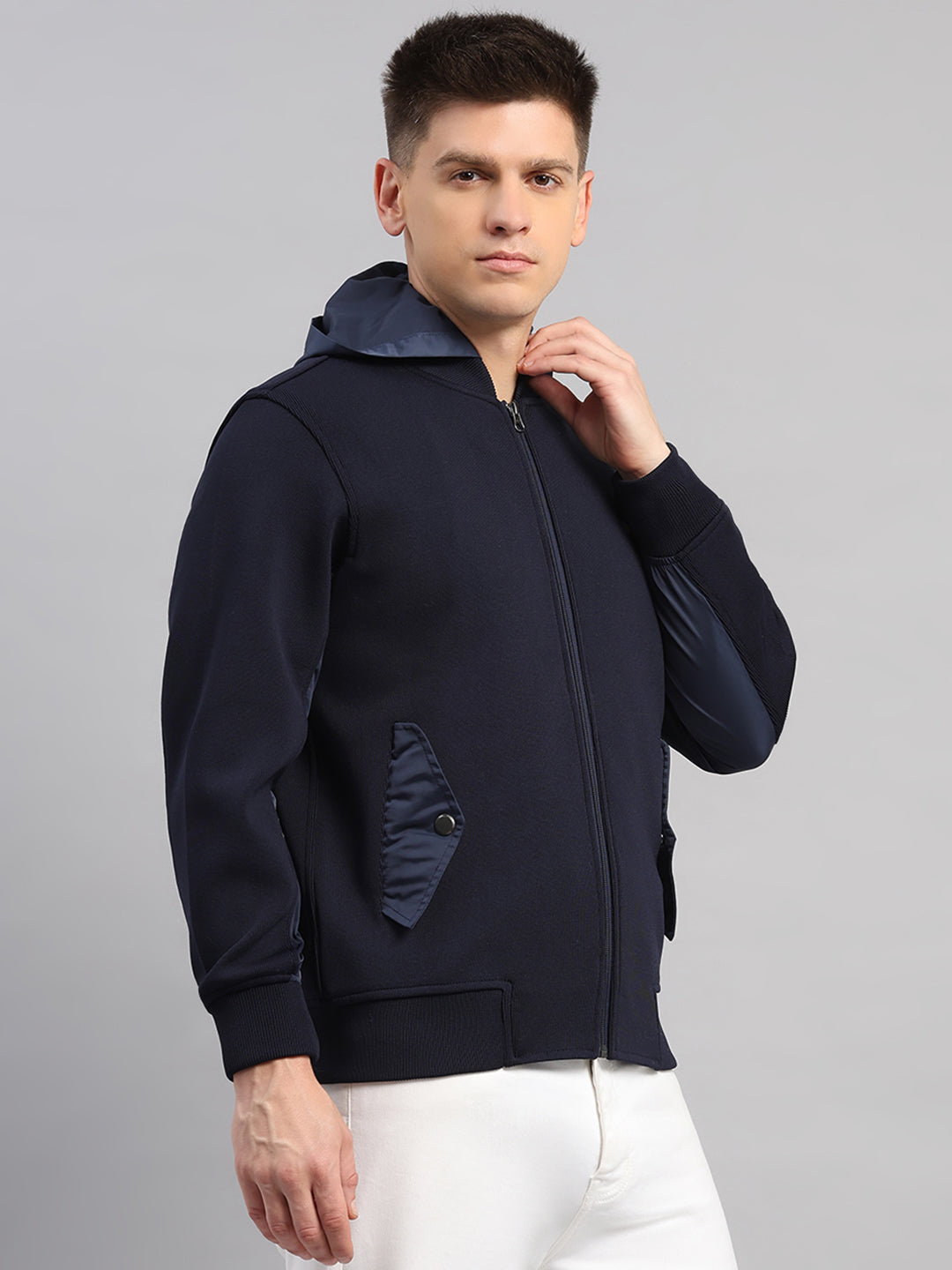 Men Navy Blue Solid Round Neck Full Sleeve Pullover