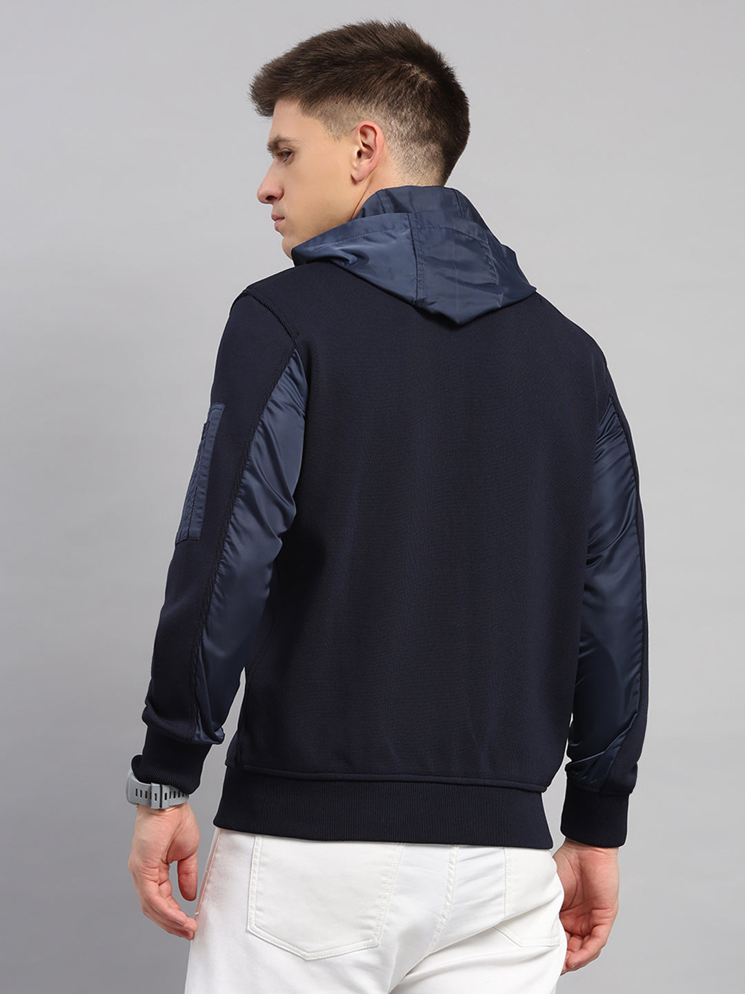 Men Navy Blue Solid Round Neck Full Sleeve Pullover