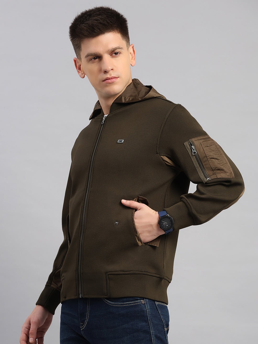 Men Green Solid Round Neck Full Sleeve Pullover