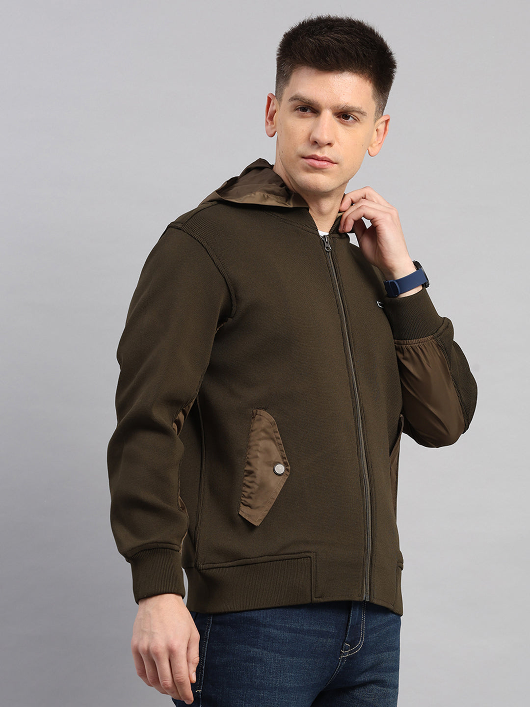 Men Green Solid Round Neck Full Sleeve Pullover