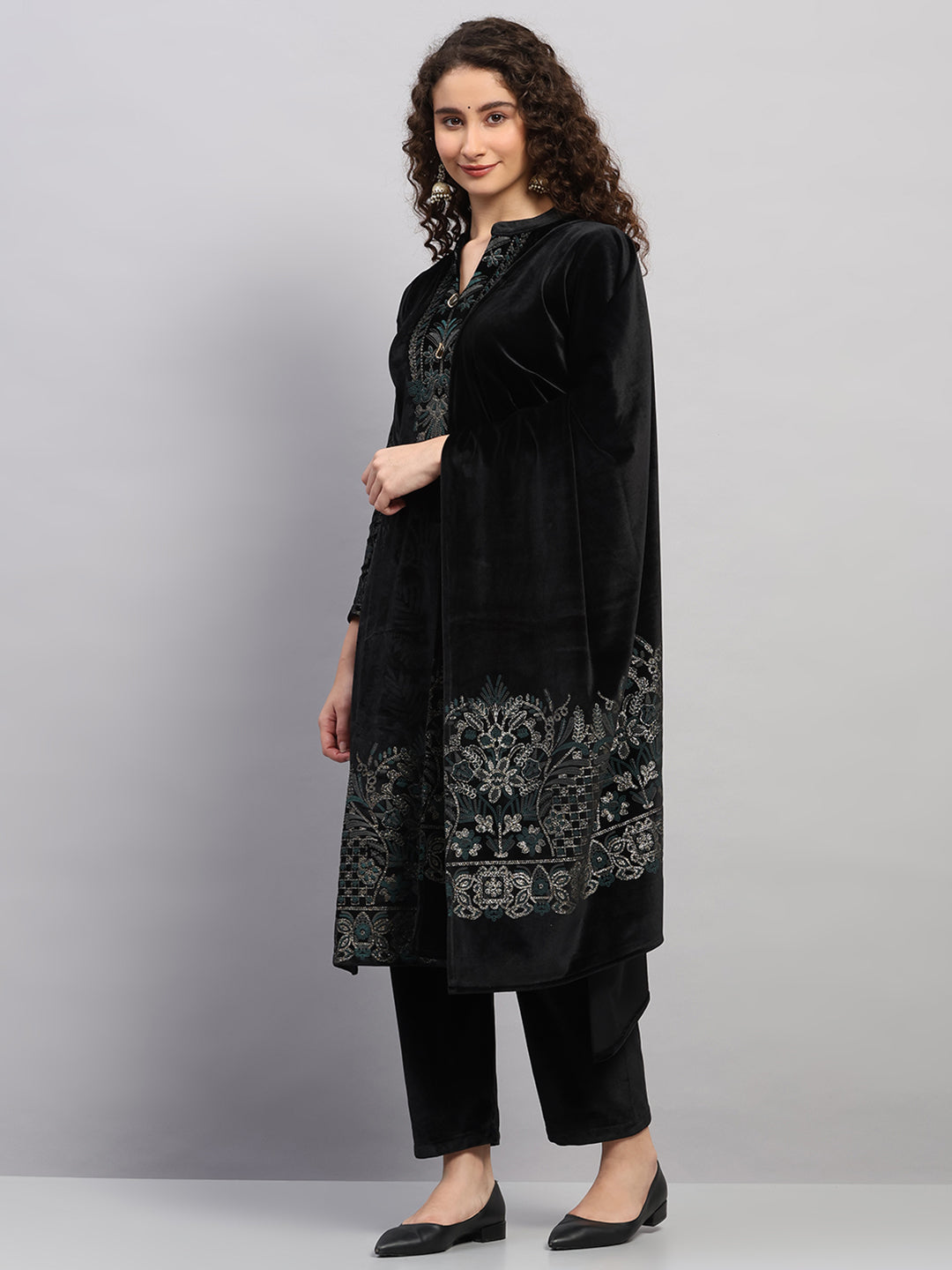 Women Black Printed Round Neck Full Sleeve 3 Pc Kurti Set for Winter